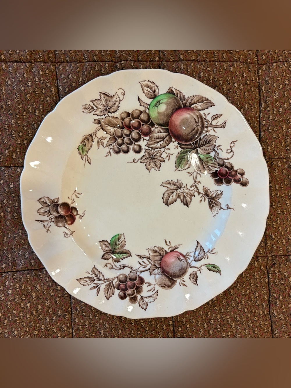 Johnson Bros Stoneware Harvest Time Dinner Plate Apple Grape Leaf England 9 7/8”